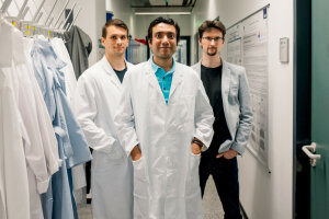  Haben gemeinsam an der Studie gearbeitet: Fabian Draht, Abdelrahman Rayan und Fabian Schönfeld (von links) (c) RUB/Kramer